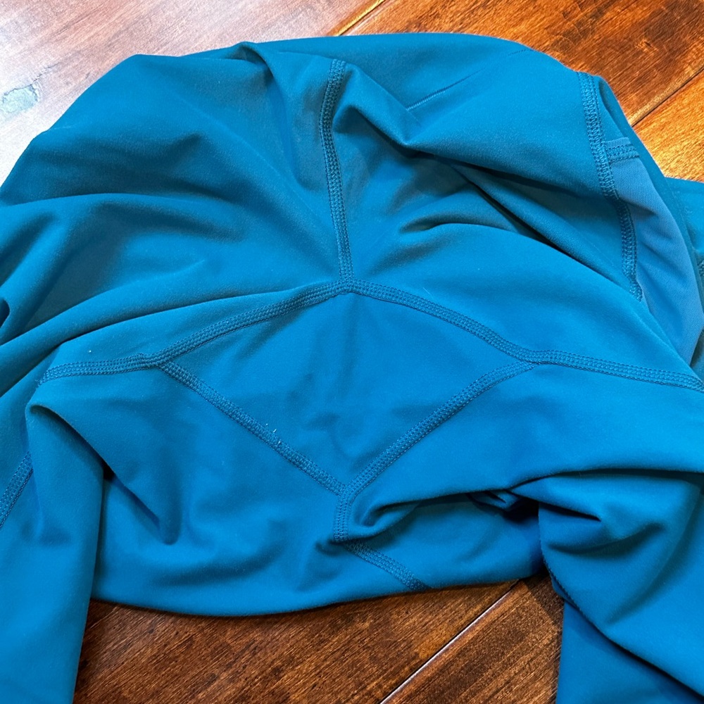 Uniqlo AIRism High Rise Capri Leggings Medium - Blue with pockets - Picture 6 of 11